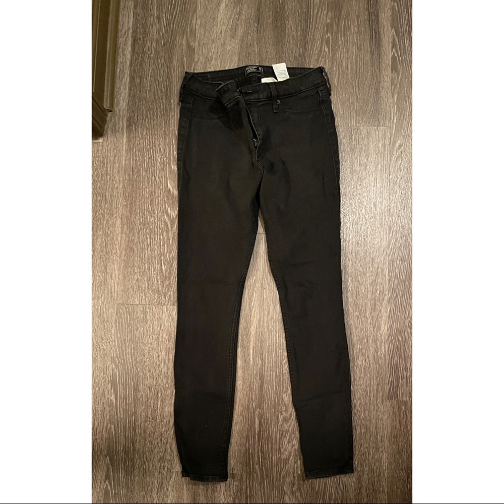 A&F! High rise! Very good condition black jegging size 27S